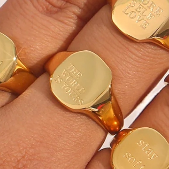 NEW! THE WORLD IS YOURS ENGRAVED GOLD RING - Picture 4 of 7